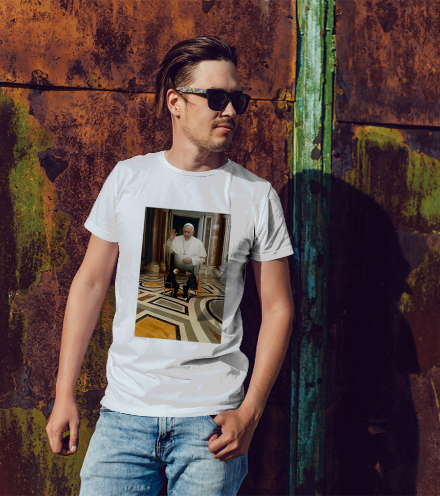 Trump Zelensky Pope Francis St Peters Basilica Meeting Scene T-Shirt