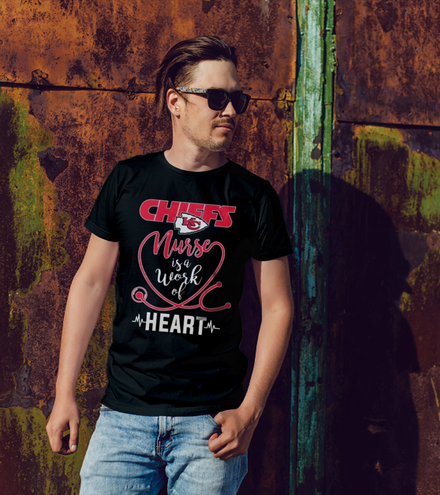 Kansas City Chiefs Nurse Is A Work Of Heart With Arrowhead Logo And Stethoscope Design T-Shirt
