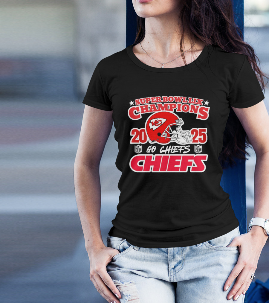 Nice Kansas City Chiefs NFL 2025 Super Bowl LIX Champions Helmet Logo T-Shirt