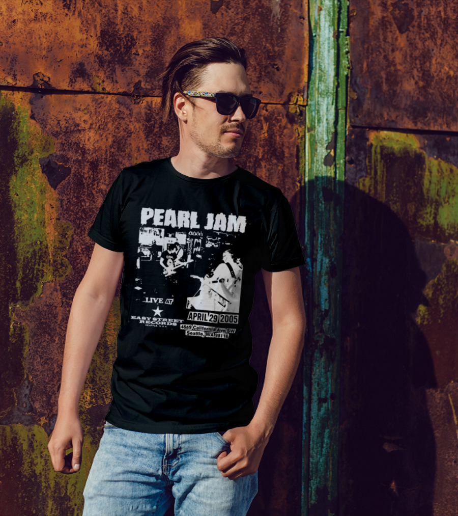 Pearl Jam Live At Easy Street April 29 2005 Seattle WA 4455 California Ave SW T-Shirt