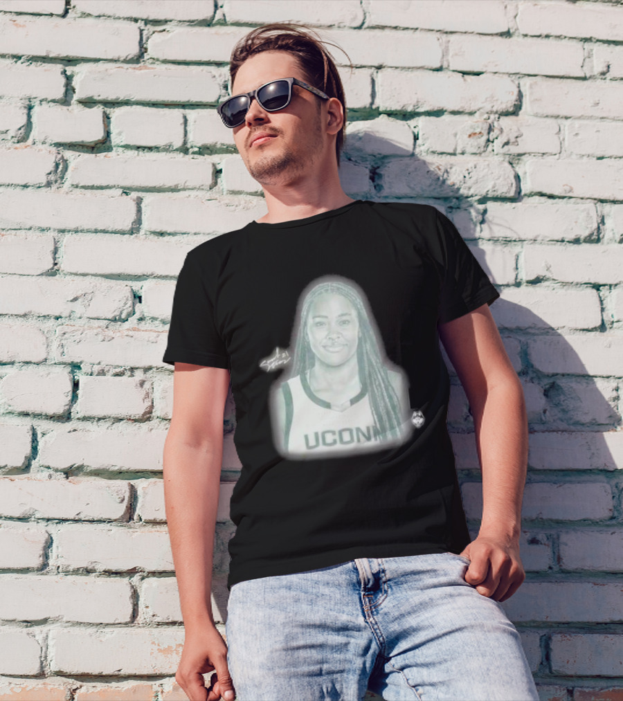 Sarah Strong UConn Huskies Signature Pencil Drawing T-Shirt
