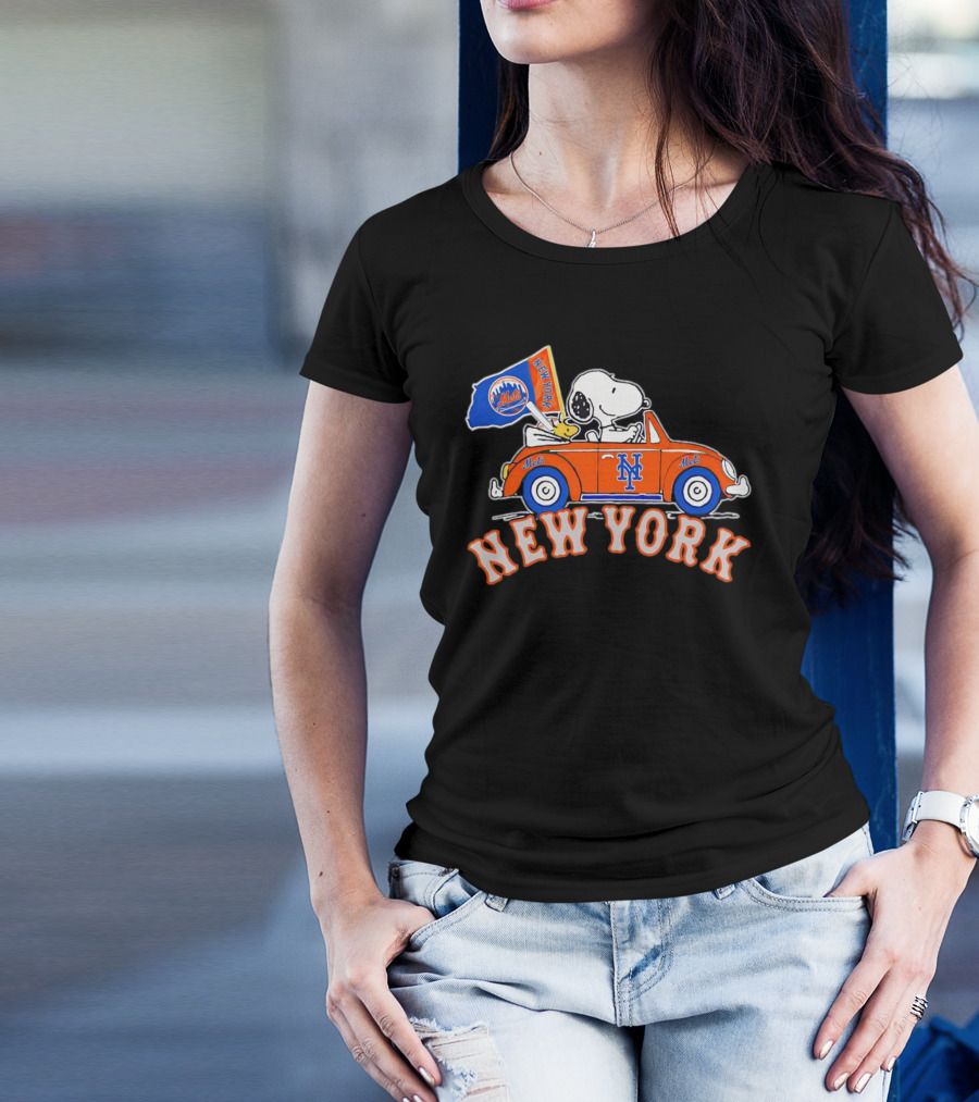 Snoopy Woodstock Driving New York Mets Car Flag T-Shirt