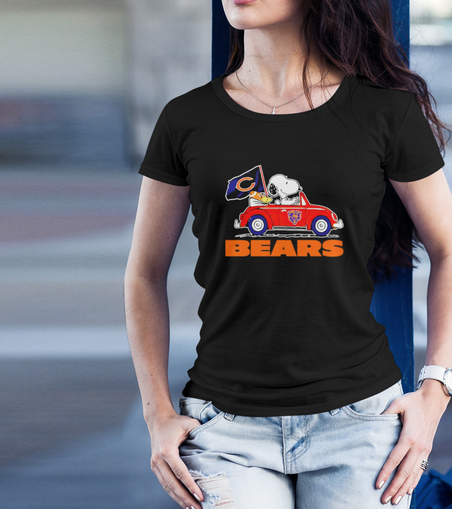 Chicago Bears Snoopy And Woodstock Driving Car With Flag T-Shirt