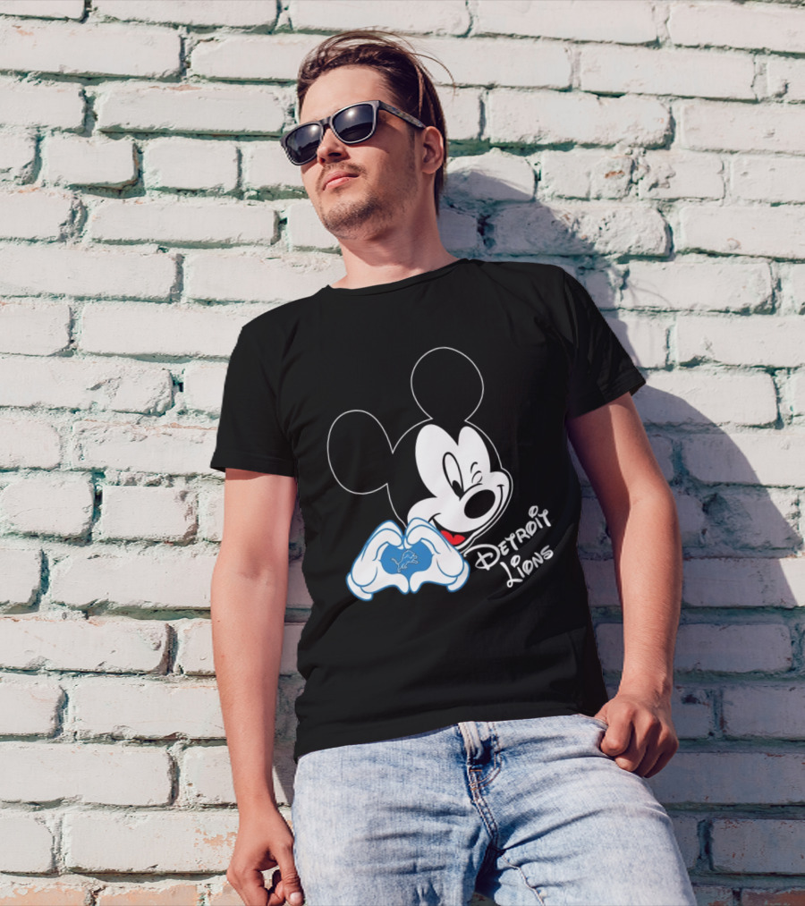 Mickey Detroit Lions Love Heart Gesture T-Shirt