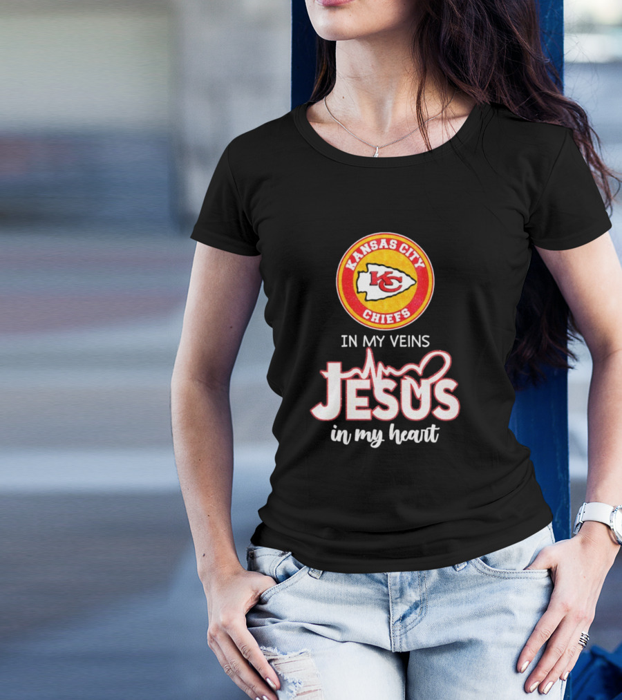 Kansas City Chiefs In My Veins Jesus In My Heart Football Faithful T-Shirt