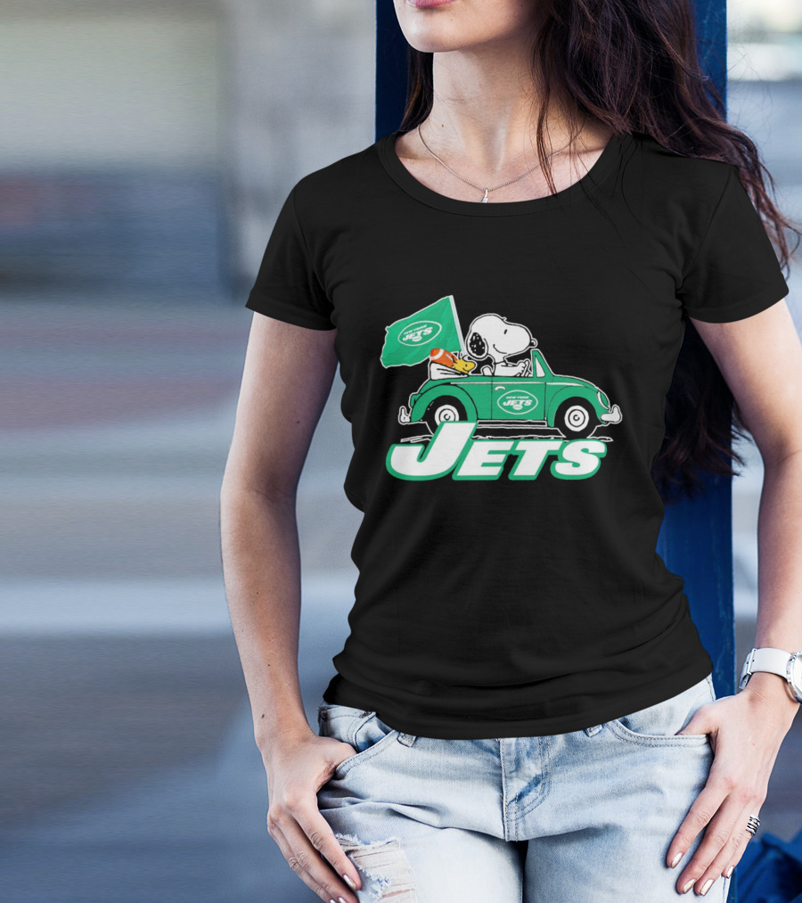 Snoopy And Woodstock Driving New York Jets Car With Flag T-Shirt