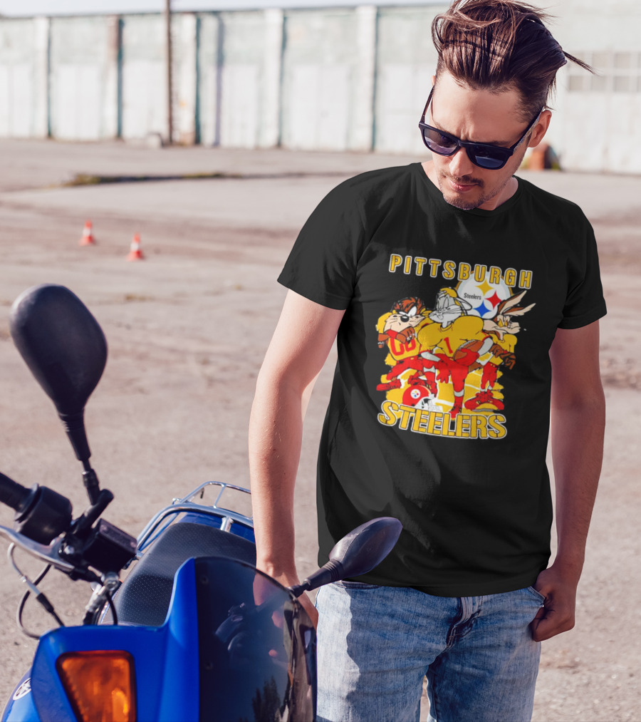 Pittsburgh Steelers Looney Tunes Bugs Taz Daffy Football Team T-Shirt
