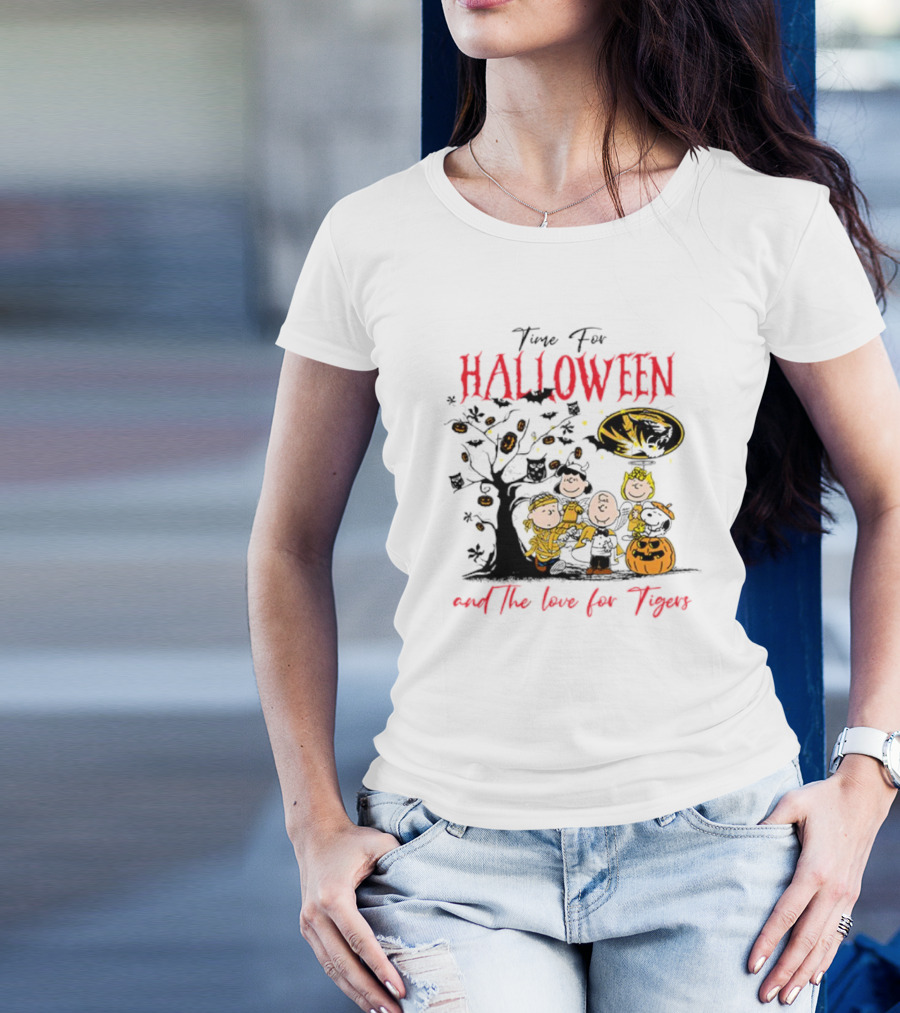 Time For Halloween And The Love For Tigers Peanuts Characters T-Shirt