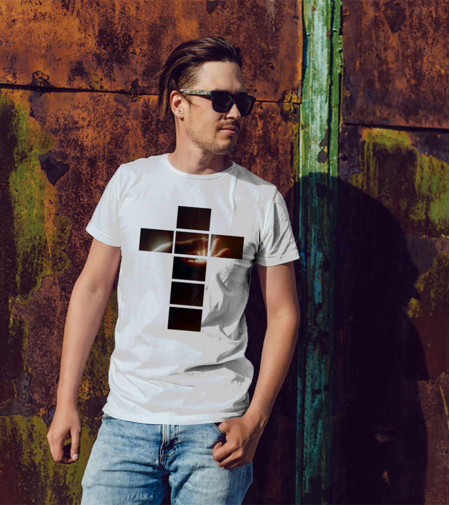 Daniel Caesar Superpowers World Tour Illuminated Hands Cross Formation T-Shirt