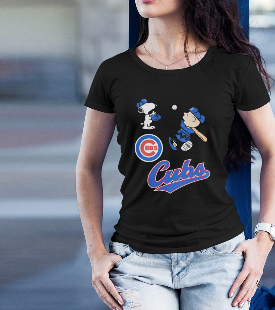 Snoopy And Charlie Brown In Chicago Cubs Baseball Uniforms T-Shirt