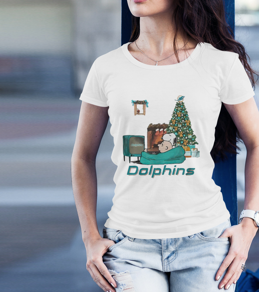 Charlie Brown Snoopy Watching Dolphins TV Christmas Tree T-Shirt