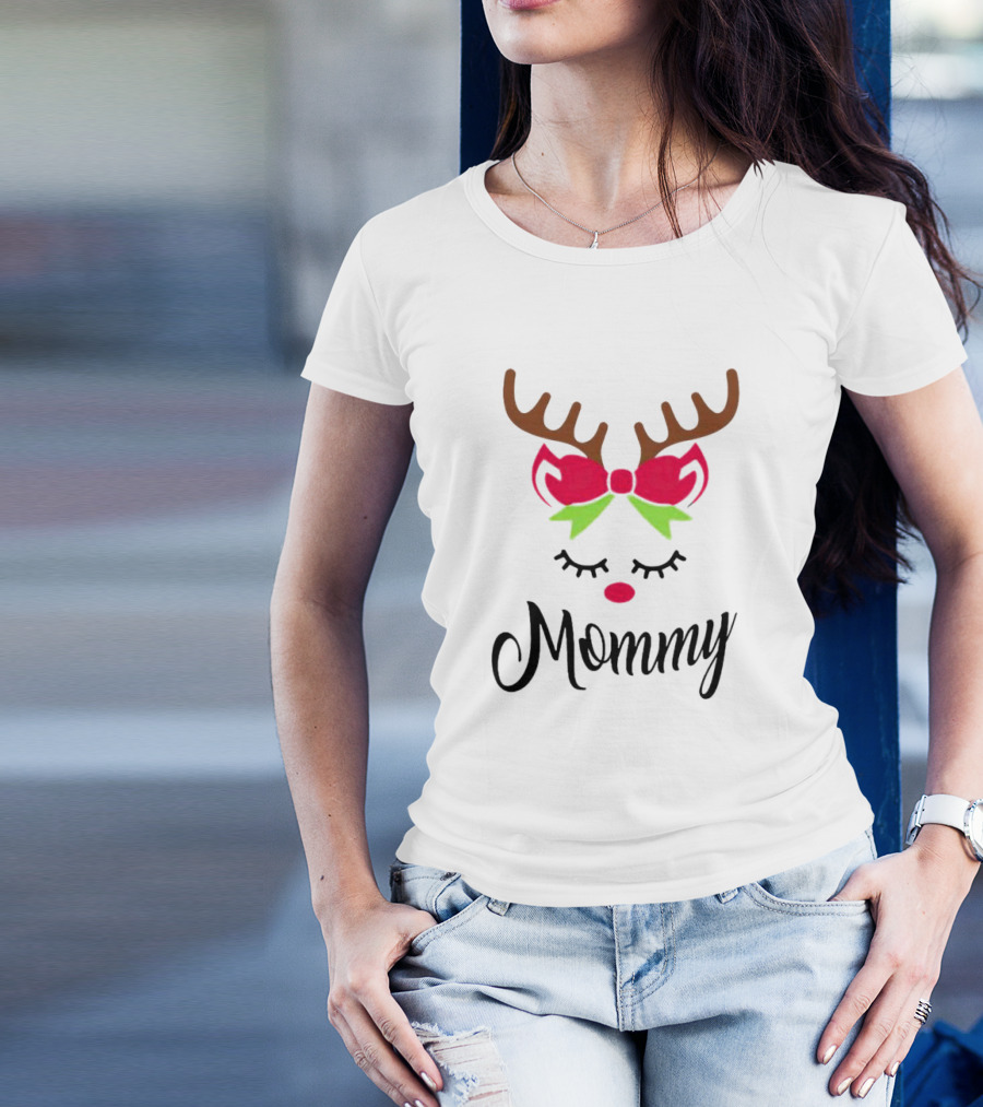 Mommy Reindeer Antlers Christmas Bow T-Shirt