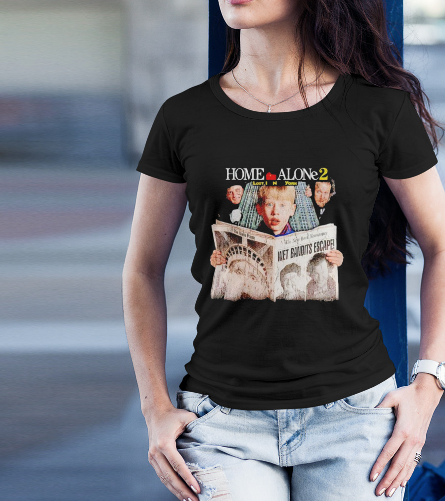 HOME ALONE 2 LOST IN NEW YORK WET BANDITS ESCAPE NEW YORK NEWSPAPER T-Shirt