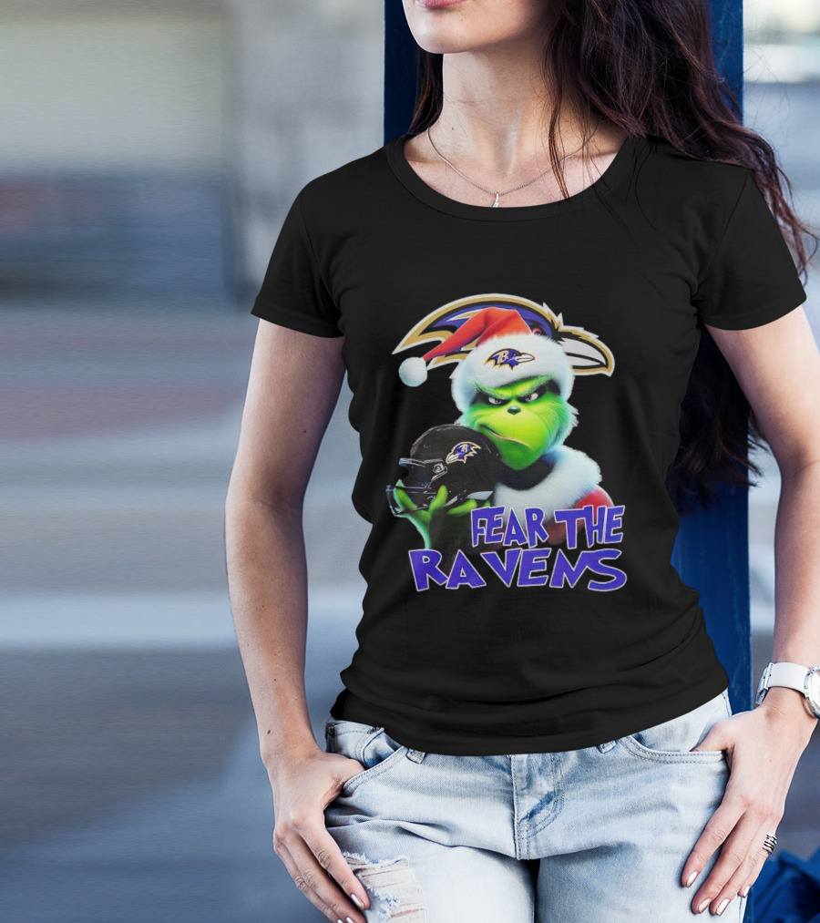 Grinch Wearing Santa Hat Holding Baltimore Ravens Helmet Fear The Ravens T-Shirt