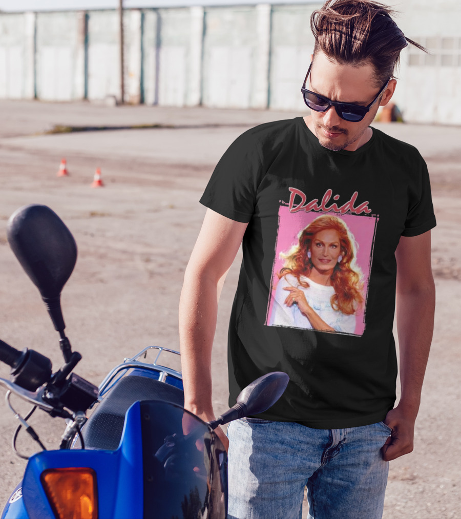 Dalida Retro Pink Background T-Shirt