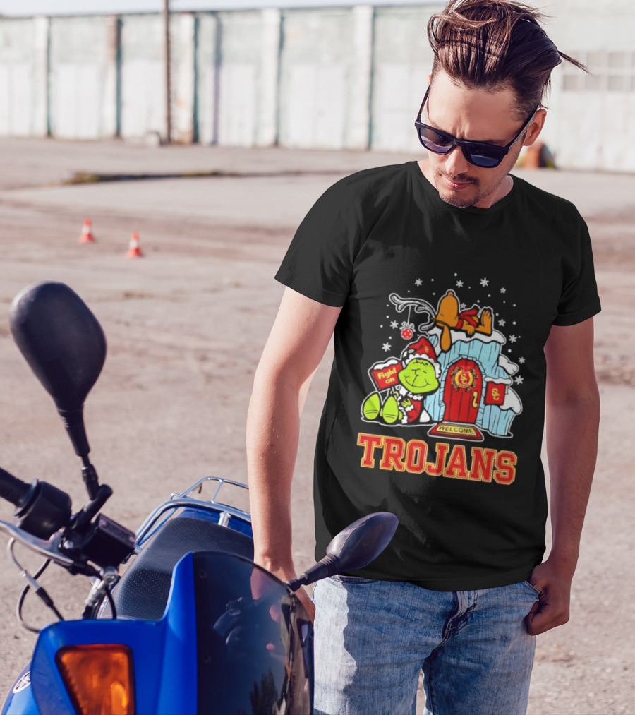 Peanuts USC Trojans Grinch Snoopy Christmas Fight On Welcome T-Shirt