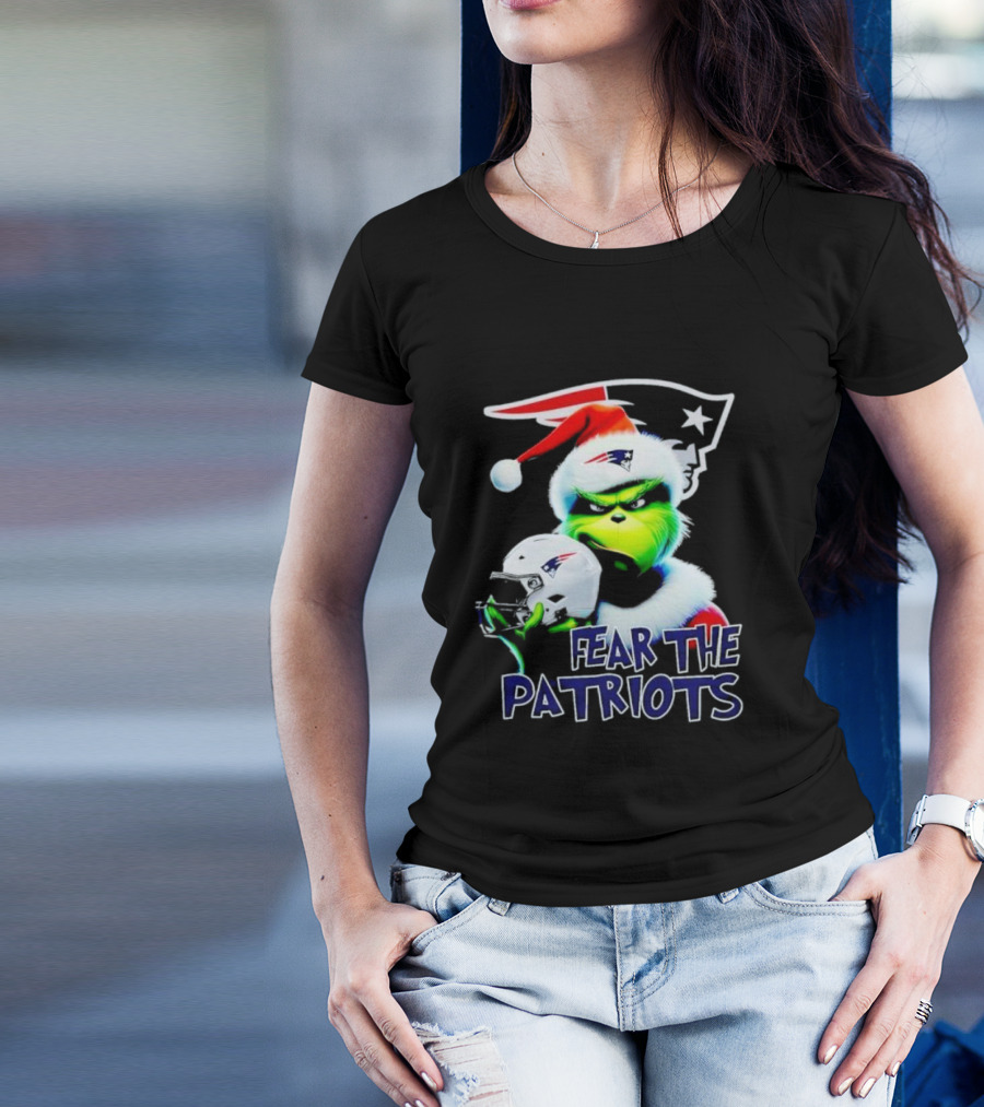 Fear The Patriots Santa Grinch New England NFL T-Shirt