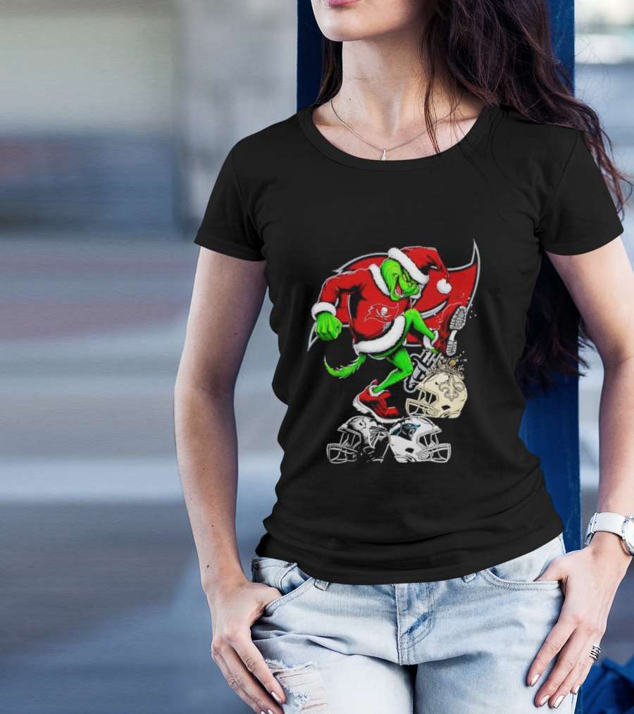 Tampa Bay Buccaneers Grinch Santa Stomping NFL Helmets Funny Christmas T-Shirt