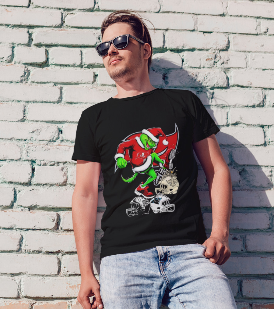 Tampa Bay Buccaneers Grinch Santa Stomping NFL Helmets Funny Christmas T-Shirt