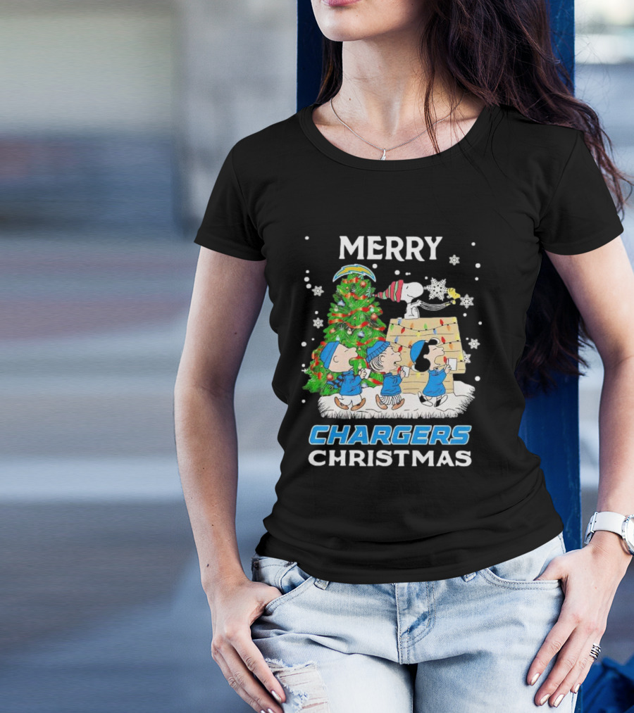 Merry Chargers Christmas Peanuts Characters T-Shirt