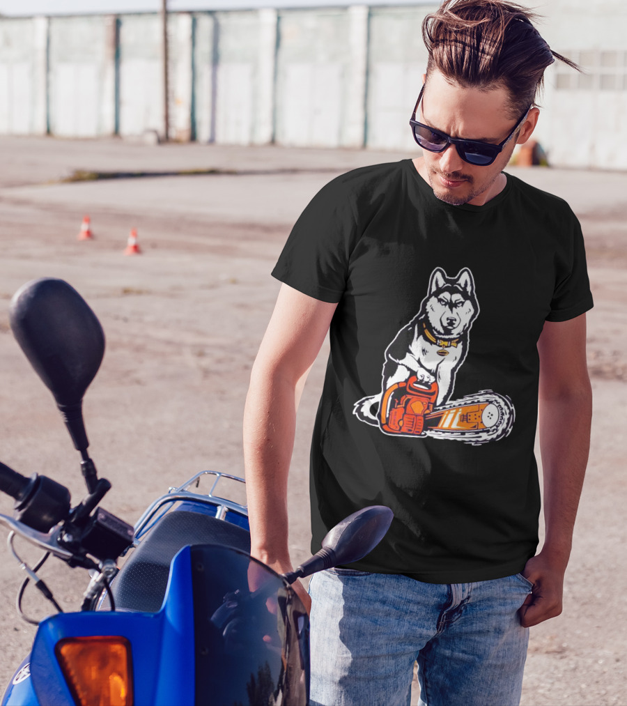Washington Huskies Beaver Buster Chainsaw Dog T-Shirt