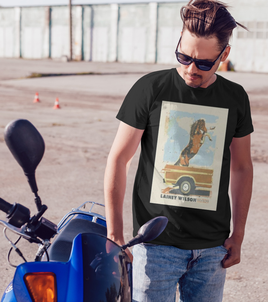 Lainey Wilson Horse In Pickup Truck At Broadview Stage SPAC Saratoga Springs T-Shirt