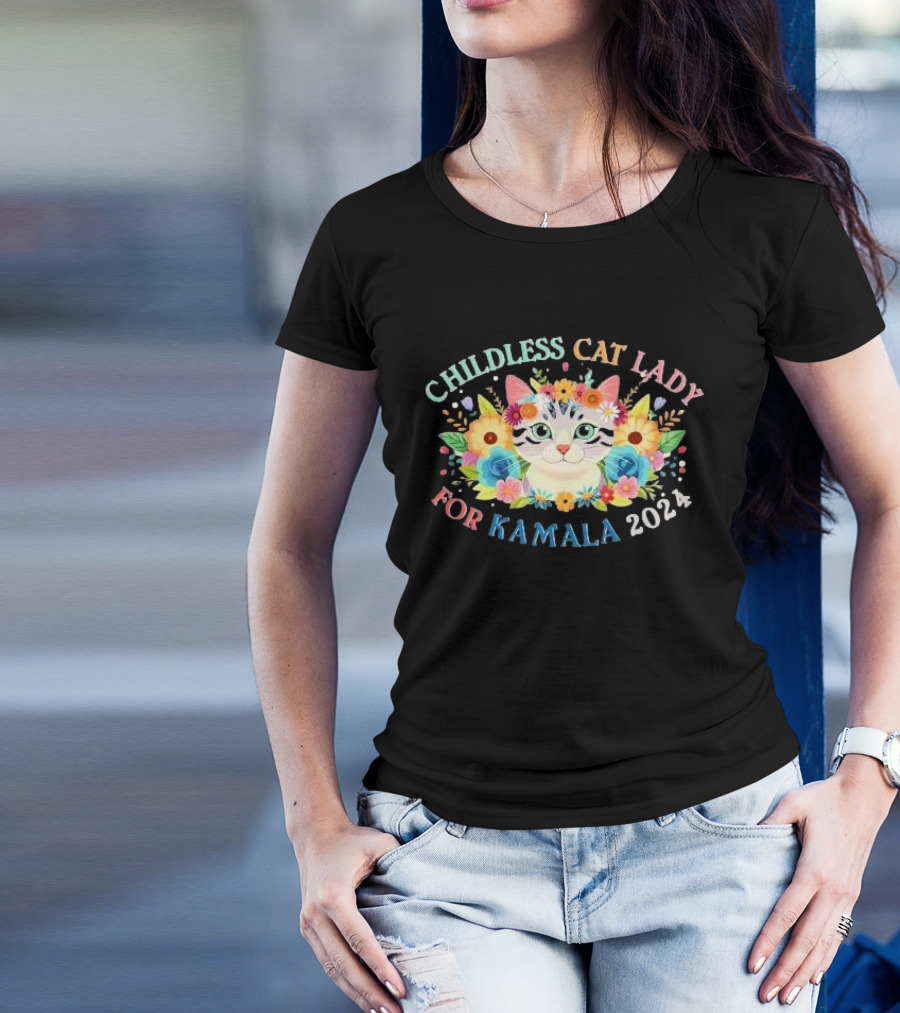 Childless Cat Lady For Kamala 2024 Election Cute Cat And Flowers Vote Blue T-Shirt