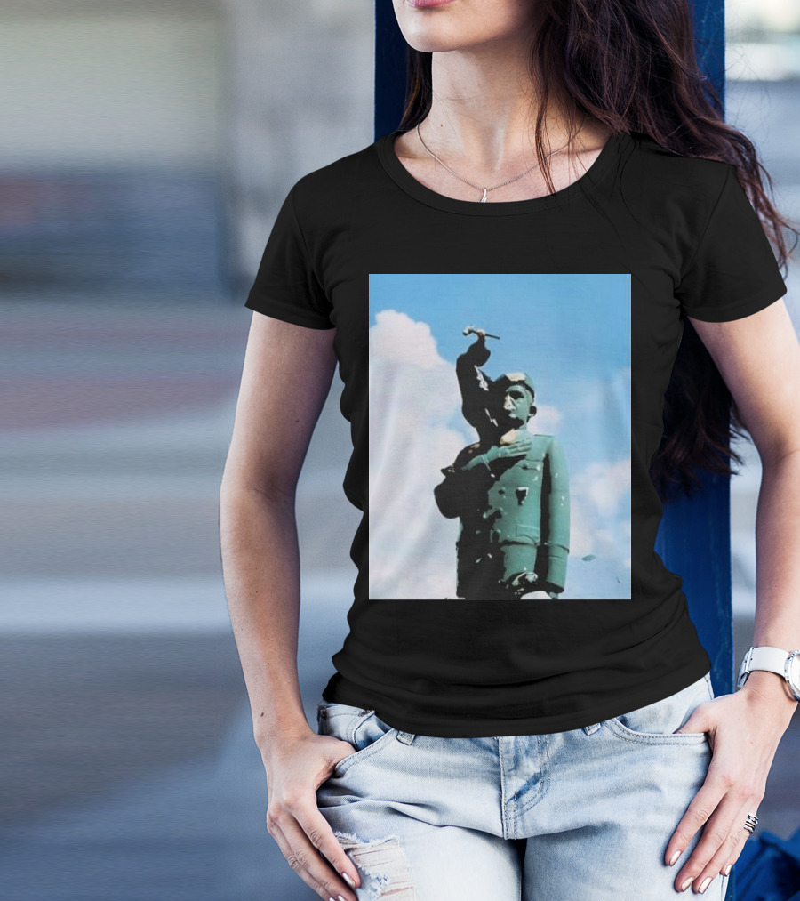 Venezuela Hasta El Final Monument Against Blue Sky T-Shirt