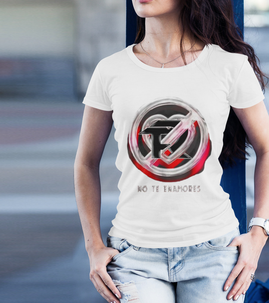 No Te Enamores Fuerza Logo Heart T-Shirt