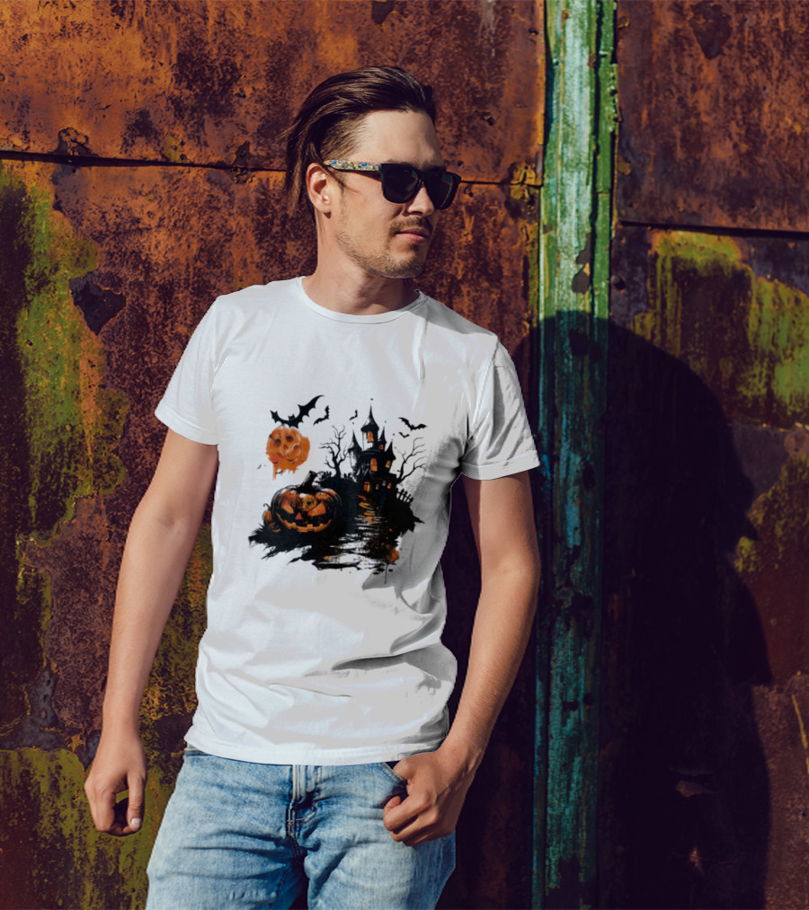 Scary Halloween House With Spooky Pumpkins And Flying Bats T-Shirt