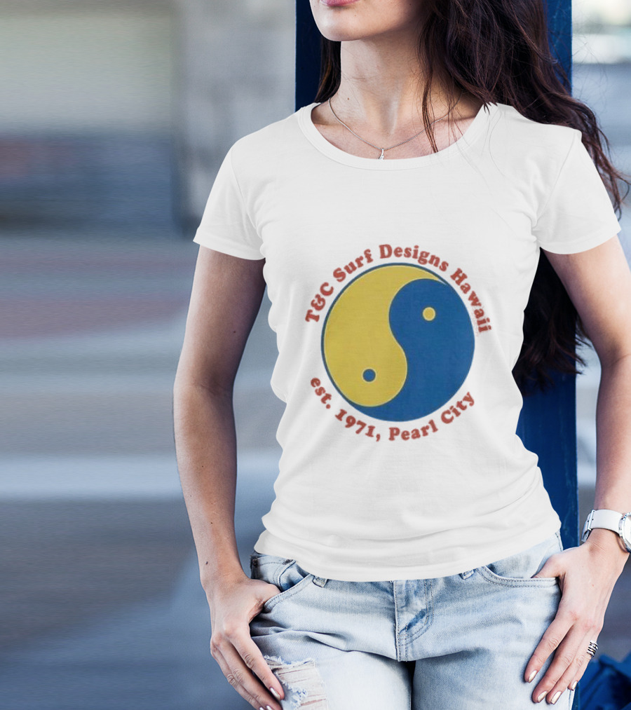 T&C Surf Designs Hawaii Est 1971 Pearl City Yin Yang T-Shirt