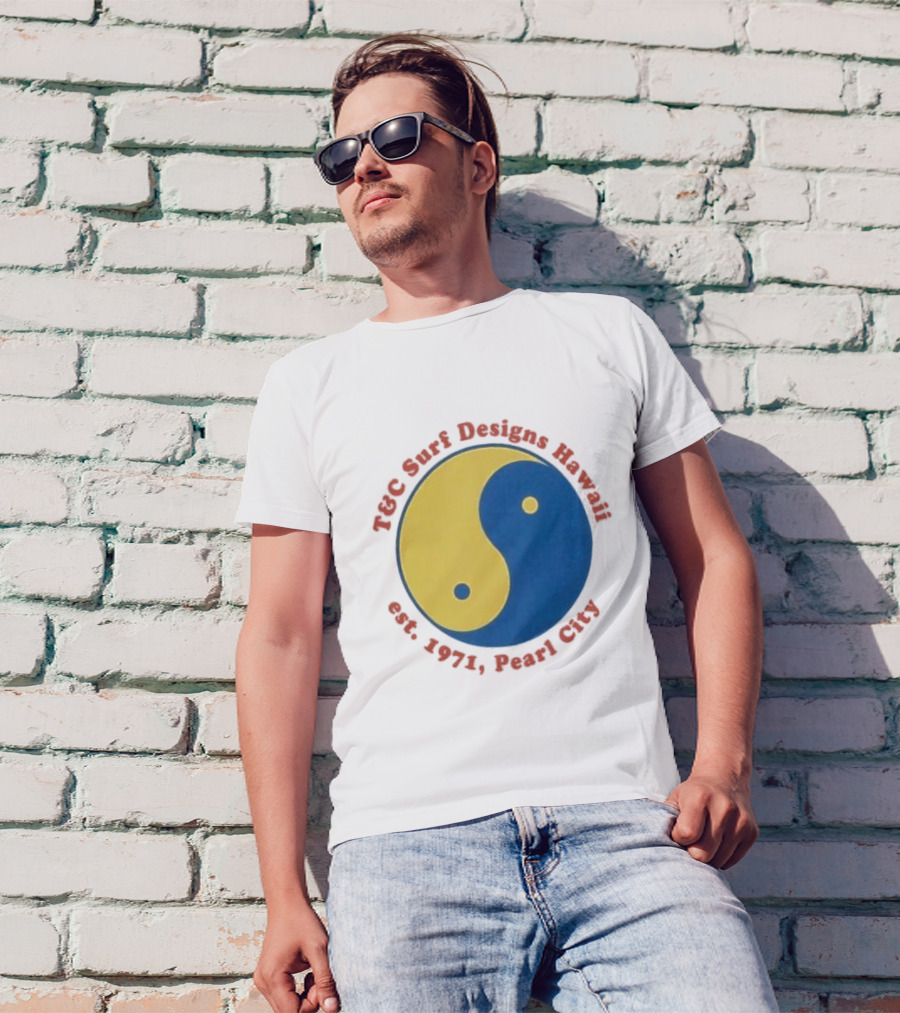 T&C Surf Designs Hawaii Est 1971 Pearl City Yin Yang T-Shirt