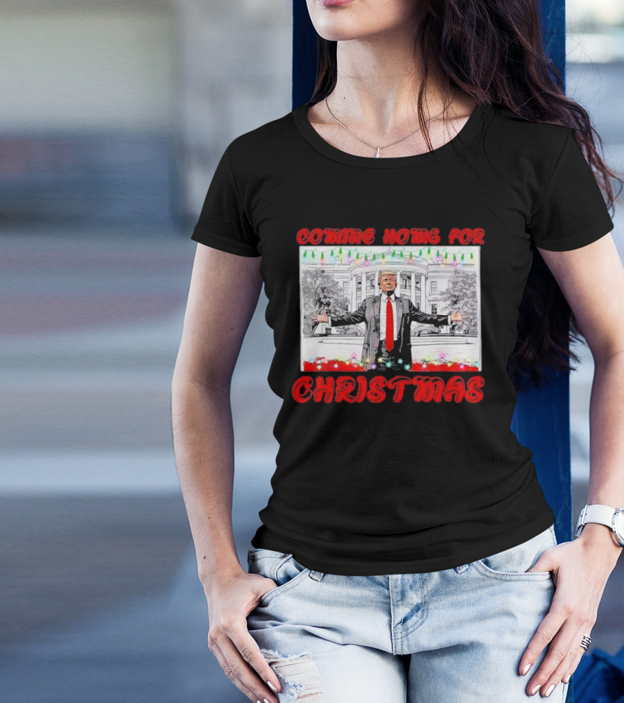 Donald Trump Coming Home For Christmas White House Scene T-Shirt