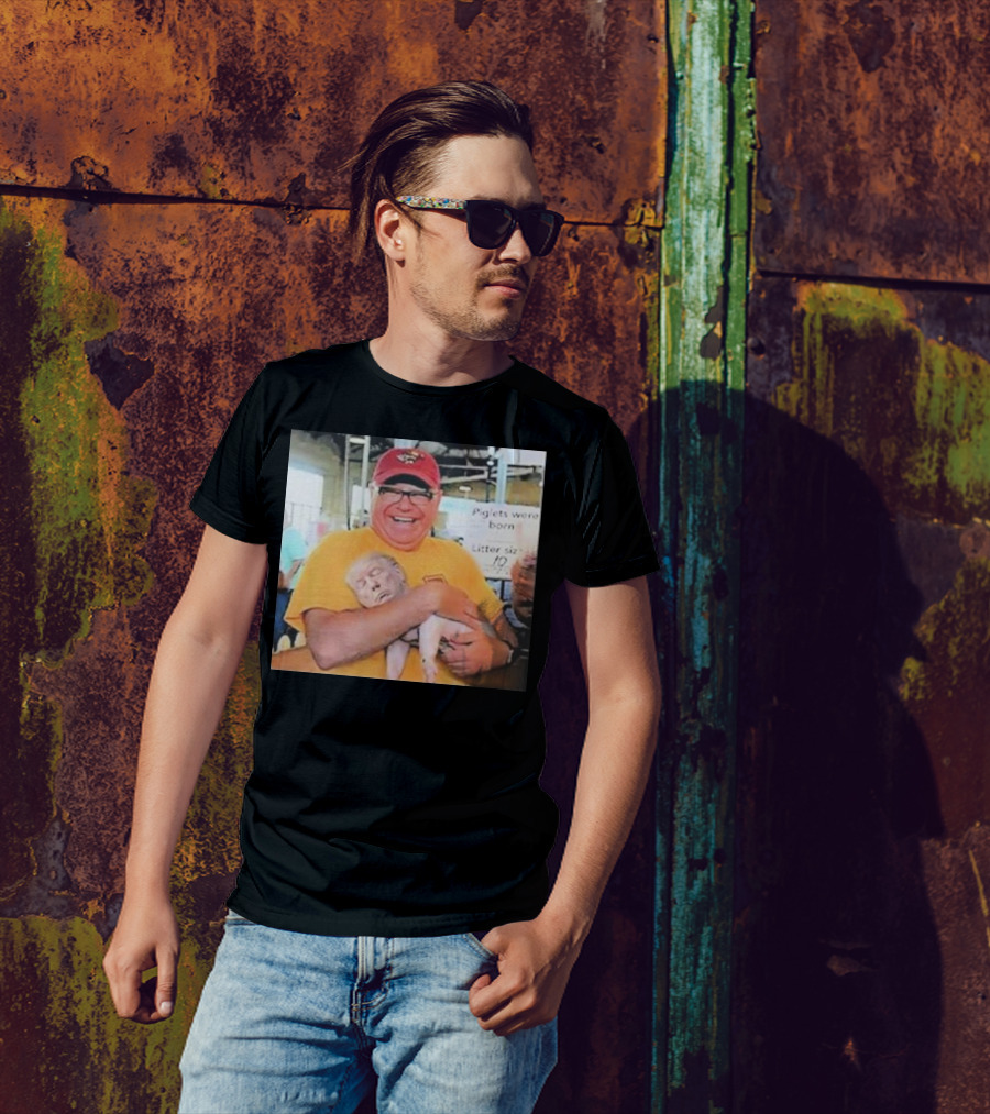 Tim Walz Holding Trump Piglet Piglets Were Born Litter Size 10 T-Shirt