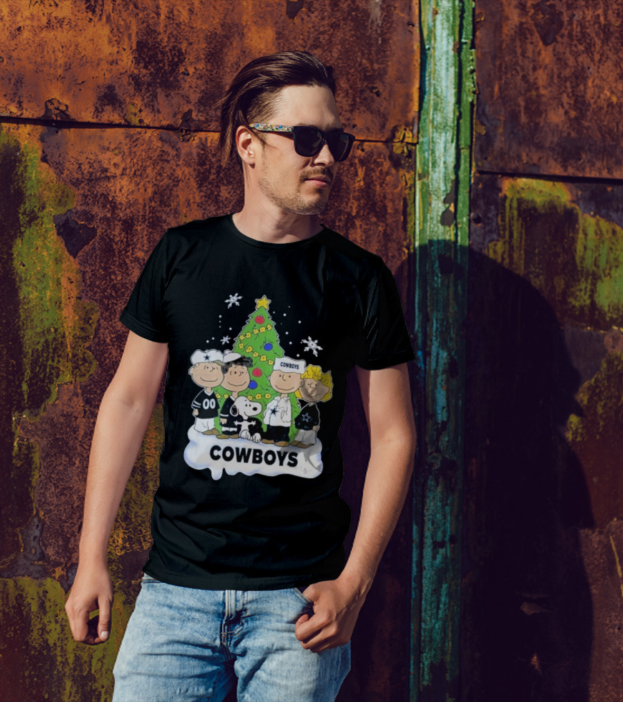 Cowboys Christmas With Snoopy And Peanuts Friends Holiday Tree T-Shirt
