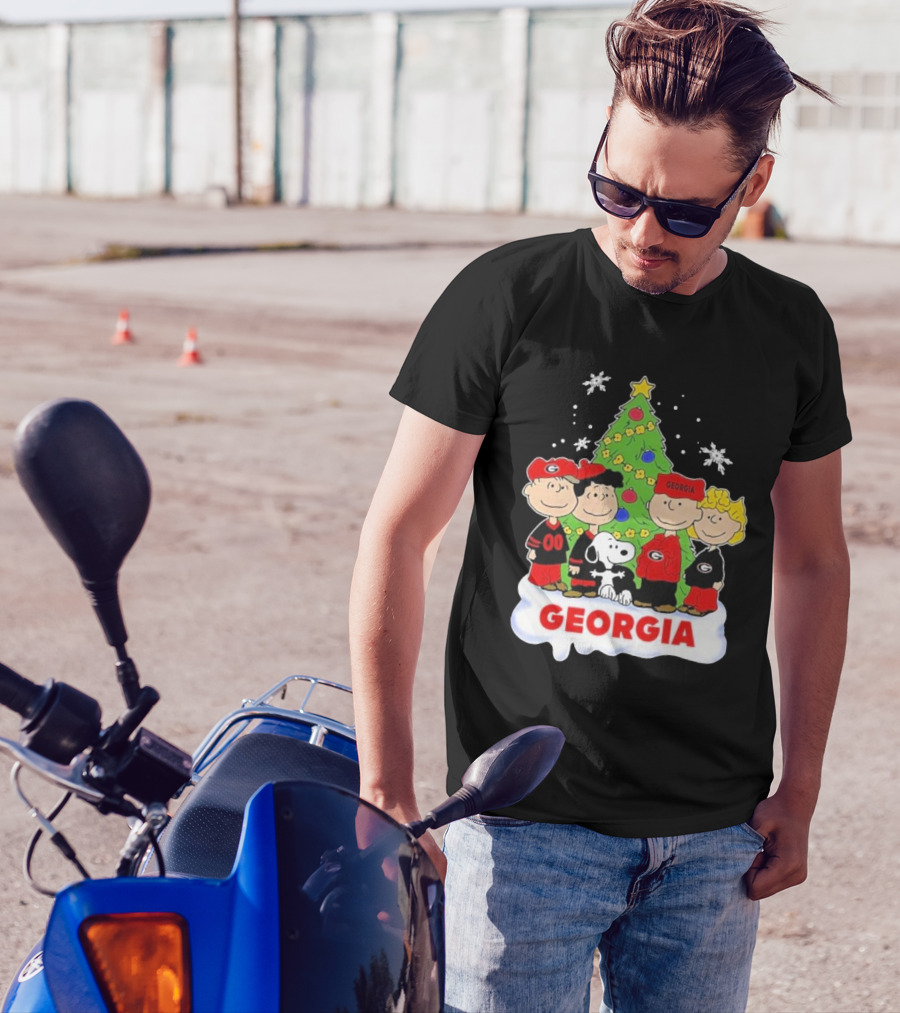 Georgia Bulldogs Snoopy And Friends Christmas T-Shirt