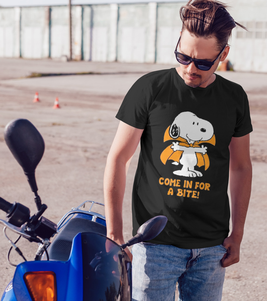 Peanuts Snoopy Vampire Come In For A Bite Halloween Costume T-Shirt