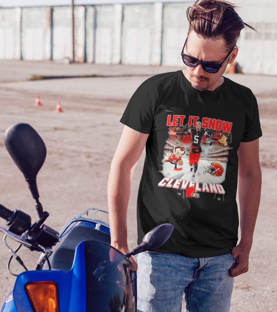 LET IT SNOW CLEVELAND BROWNS FOOTBALL HELMET T-Shirt