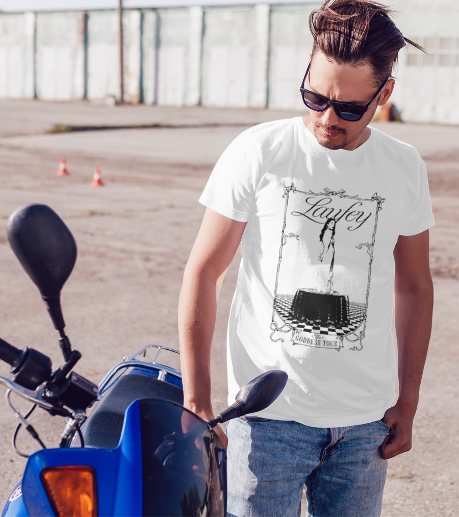 Laufey The Goddess Tour Chessboard Frame Art With Elegant Woman T-Shirt