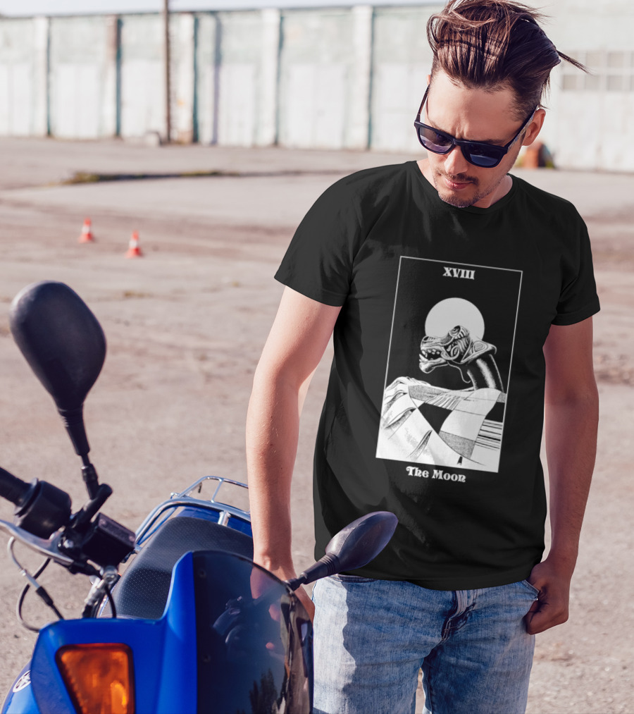 Summerisle Arcana XVIII The Moon Skull Tarot T-Shirt