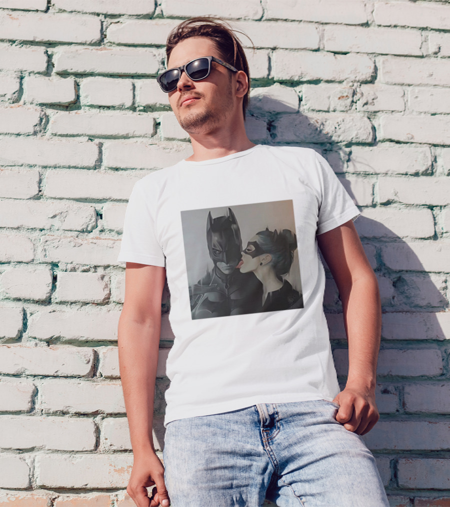 Catwoman Licking Batman Art Vintage Style T-Shirt