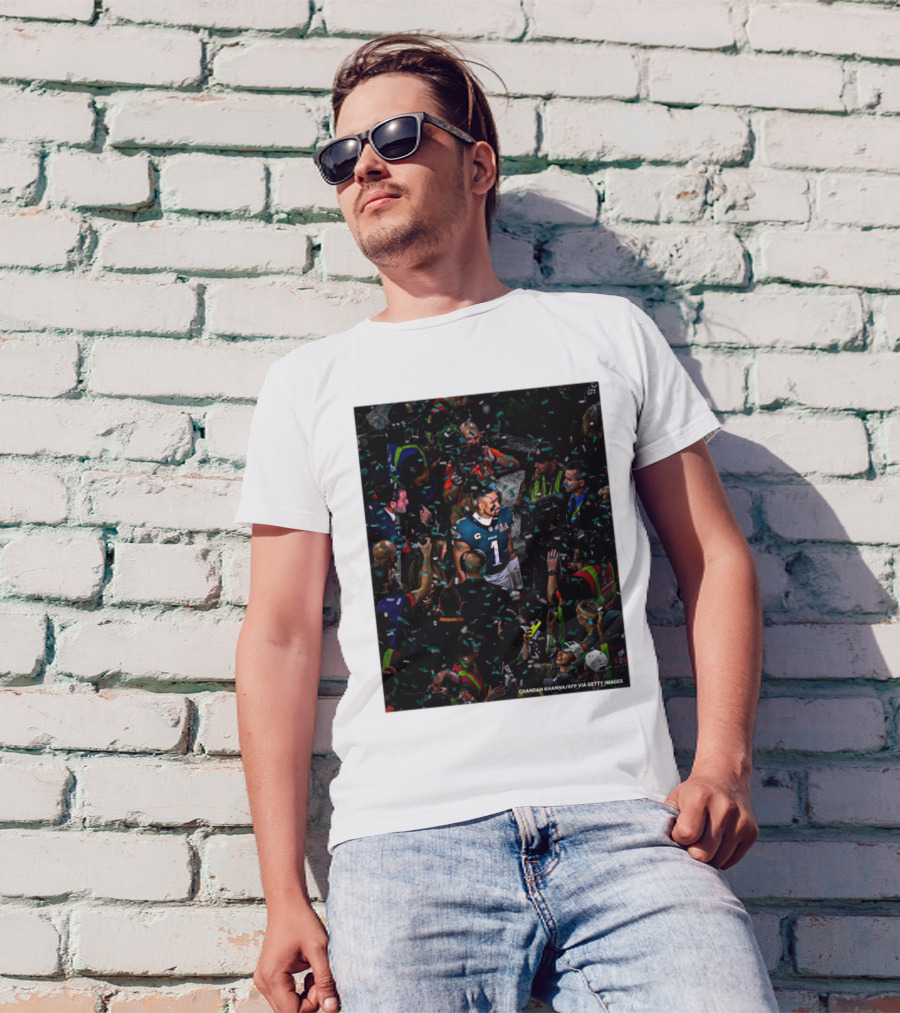 CHANDAN KHANNA AFP JALEN HURTS CONFETTI PHILADELPHIA EAGLES LIX T-Shirt
