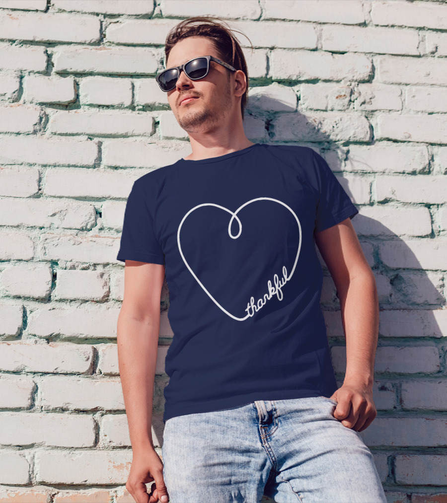 Thankful Script Heart Outline T-Shirt